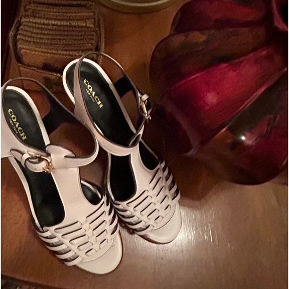 Coach New York Size 9.5 B,Izzy Leather Heeled Sandal in Ivory - Picture 11 of 12